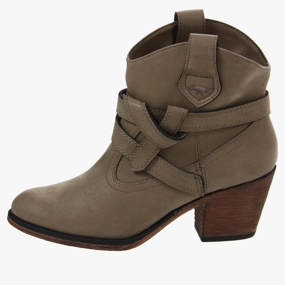 Tan/mushroom rocket dog western booties women’s 9 excellent used condition